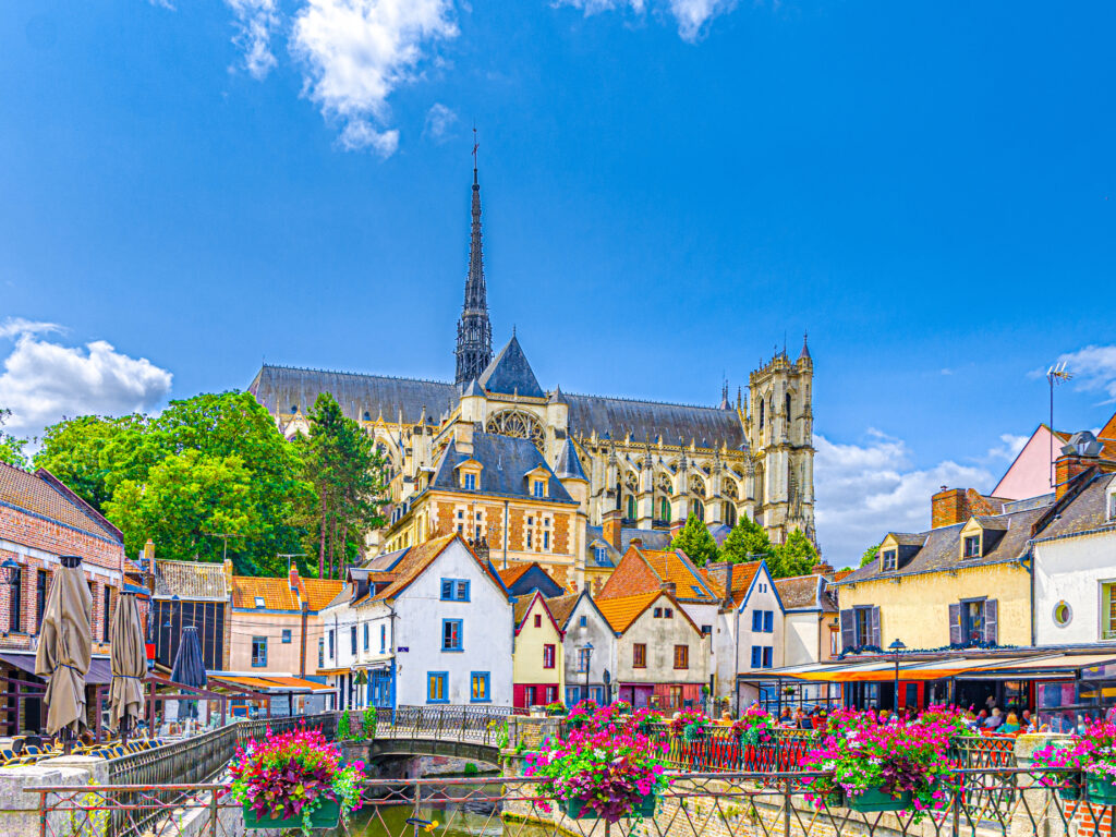 AMIENS LES HORTILLONNAGES ET SPECTACLE CHROMA