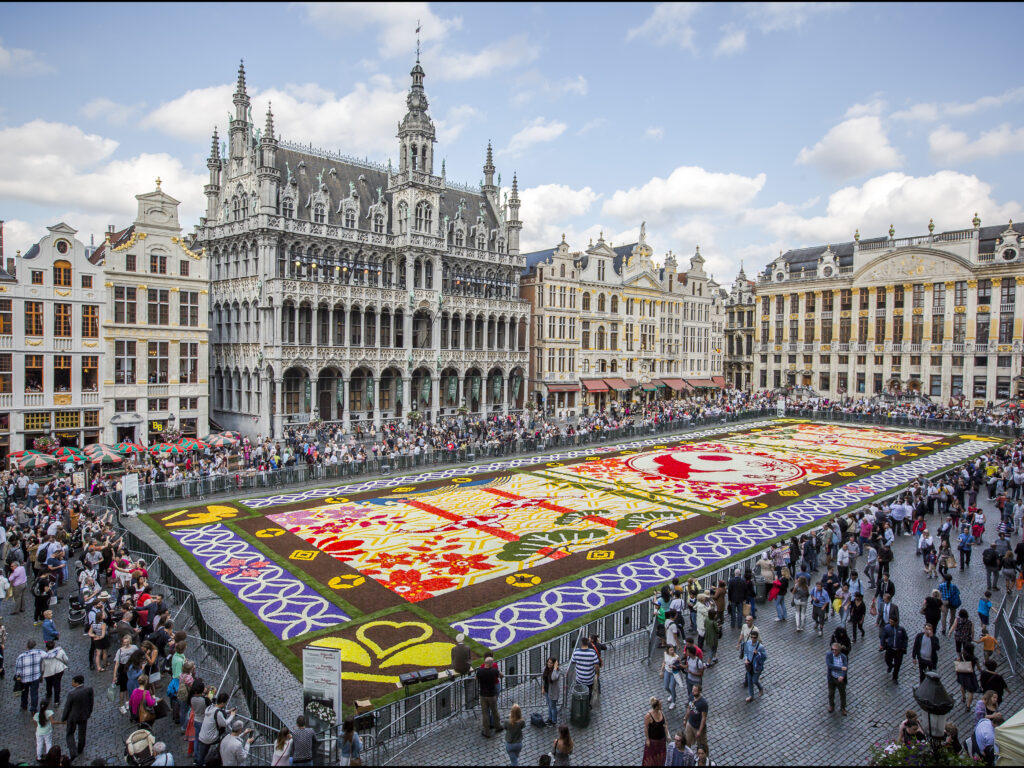 BRUXELLES TAPIS DE FLEURS GÉANT